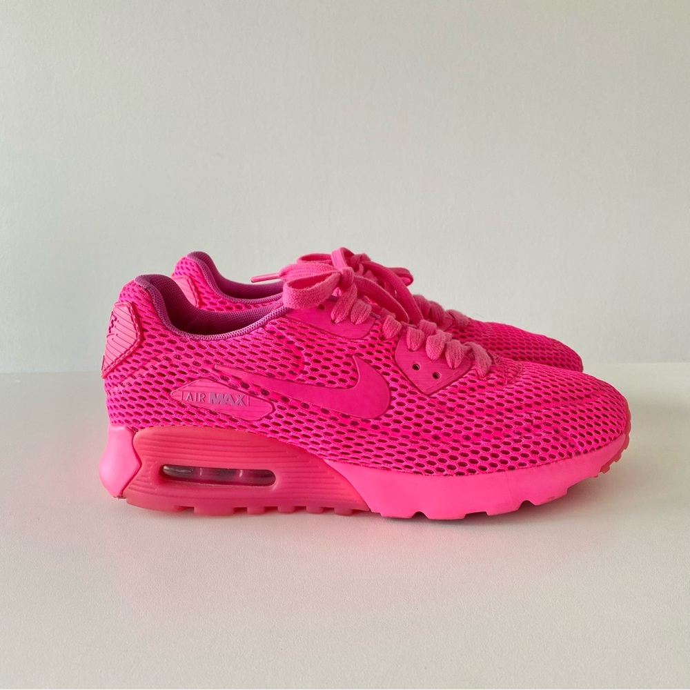 Nike Air Max Pink Athletic Shoes